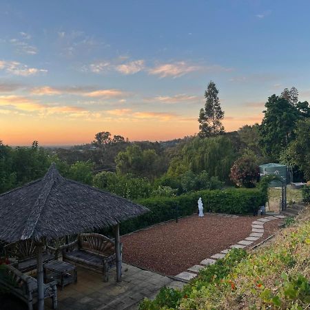 Bright & Beautiful Home On The Hills! Kelmscott 外观 照片
